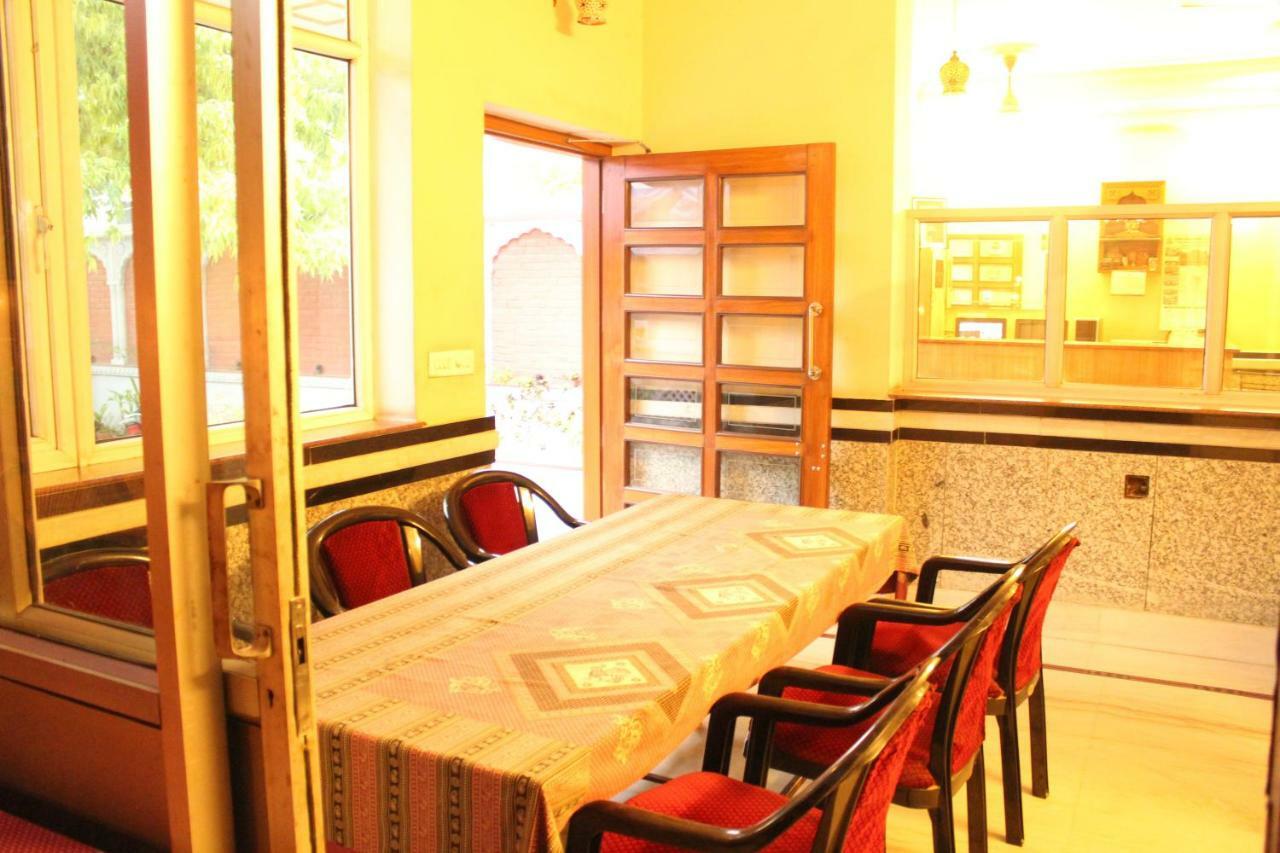 Chit Chat Guest House Джайпур Екстериор снимка